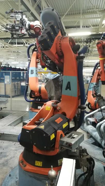 Used Package 2-79 connected KUKA robots for Sale (Auction Premium) | NetBid Industrial Auctions